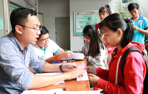 Nỗ lực cho một cái tết đủ đầy - Ảnh 1. Nỗ lực cho một cái tết đủ đầy - Ảnh 1.