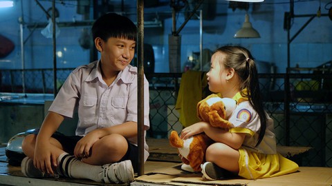 Ở đây có nắng, Khi con là nhà: chỉ dấu vui cho dòng phim phụ tử - Ảnh 1. Ở đây có nắng, Khi con là nhà: chỉ dấu vui cho dòng phim phụ tử - Ảnh 1.