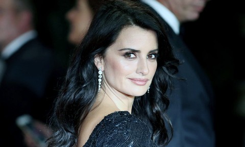 Penelope Cruz được vinh danh tại giải Oscar nước Pháp - Ảnh 5. Penelope Cruz được vinh danh tại giải Oscar nước Pháp - Ảnh 5.