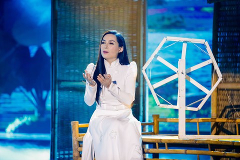 Phi Nhung phản hồi tin bị bắt, Sơn Tùng bị chê như mặc váy - Ảnh 2. Phi Nhung phản hồi tin bị bắt, Sơn Tùng bị chê như mặc váy - Ảnh 2.