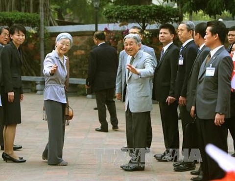 Việt Nam xuất hiện trong thơ mừng năm mới của Nhật hoàng - Ảnh 1. Việt Nam xuất hiện trong thơ mừng năm mới của Nhật hoàng - Ảnh 1.