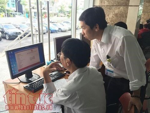 Từ 10-1, áp dụng quy tắc ứng xử của cán bộ, công chức TP.HCM - Ảnh 1. Từ 10-1, áp dụng quy tắc ứng xử của cán bộ, công chức TP.HCM - Ảnh 1.