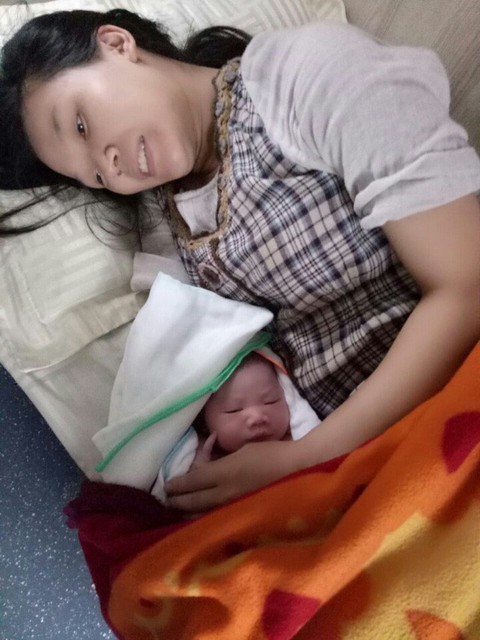 Nhân viên trên tàu đỡ đẻ thành công cho một sản phụ - Ảnh 1. Nhân viên trên tàu đỡ đẻ thành công cho một sản phụ - Ảnh 1.