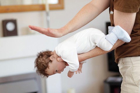Đề phòng tai nạn hóc nghẹn, sặc gây ngạt thở và tử vong ở trẻ nhỏ - Ảnh 1. Đề phòng tai nạn hóc nghẹn, sặc gây ngạt thở và tử vong ở trẻ nhỏ - Ảnh 1.