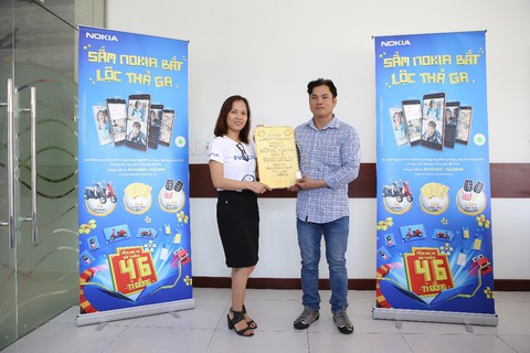 Hàng ngàn khách hàng bắt lộc may mắn cùng Nokia - Ảnh 2. Hàng ngàn khách hàng bắt lộc may mắn cùng Nokia - Ảnh 2.