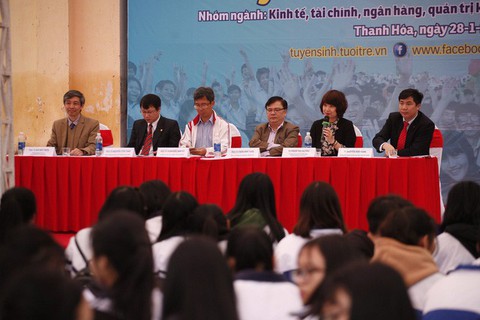 Thanh Hóa: sôi động với hàng ngàn học sinh - Ảnh 2. Thanh Hóa: sôi động với hàng ngàn học sinh - Ảnh 2.