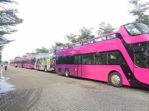 Chiếc xe bus chứng nhân của khoảnh khắc 90 triệu trái tim cùng hoà làm một - Ảnh 3. Chiếc xe bus chứng nhân của khoảnh khắc 90 triệu trái tim cùng hoà làm một - Ảnh 3.