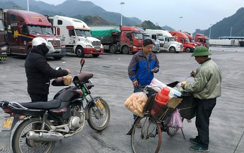 Lái xe container: Đêm ở Pò Chài - Ảnh 4. Lái xe container: Đêm ở Pò Chài - Ảnh 4.