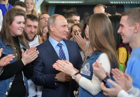Ông Putin dự kiến thắng lớn trong bầu cử tổng thống - Ảnh 1. Ông Putin dự kiến thắng lớn trong bầu cử tổng thống - Ảnh 1.