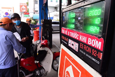 Ethanol tăng giá vì độc quyền, uy hiếp xăng E5? - Ảnh 6. Ethanol tăng giá vì độc quyền, uy hiếp xăng E5? - Ảnh 6.