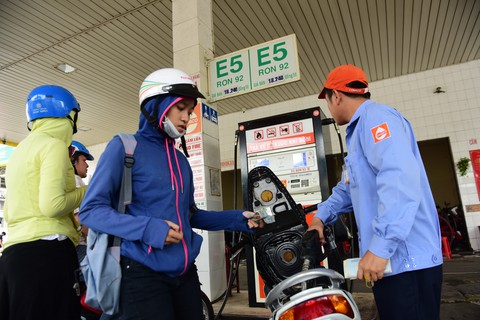 Ethanol tăng giá vì độc quyền, uy hiếp xăng E5? - Ảnh 4. Ethanol tăng giá vì độc quyền, uy hiếp xăng E5? - Ảnh 4.