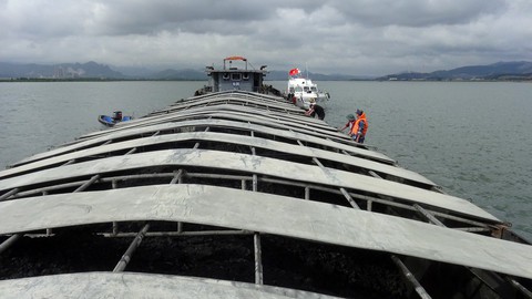 Chặn buôn lậu trên vùng biển Đông Bắc - Ảnh 3. Chặn buôn lậu trên vùng biển Đông Bắc - Ảnh 3.