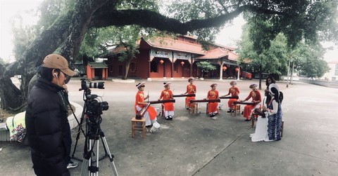 Gala Ngày trở về: Đêm mơ thấy mình nói tiếng Việt Nam - Ảnh 7. Gala Ngày trở về: Đêm mơ thấy mình nói tiếng Việt Nam - Ảnh 7.