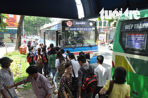TP.HCM điều chỉnh lộ trình xe buýt số 43 để phục vụ người dân - Ảnh 1. TP.HCM điều chỉnh lộ trình xe buýt số 43 để phục vụ người dân - Ảnh 1.