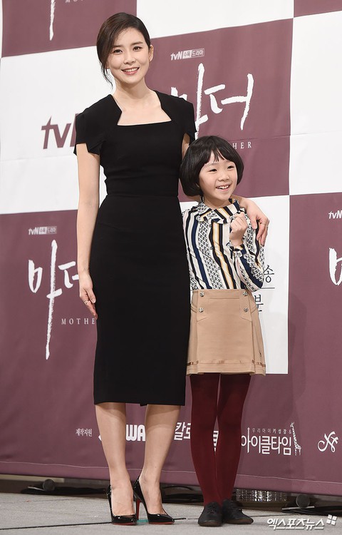 Lee Bo Young trở lại với phim truyền hình Mother - Ảnh 9. Lee Bo Young trở lại với phim truyền hình Mother - Ảnh 9.