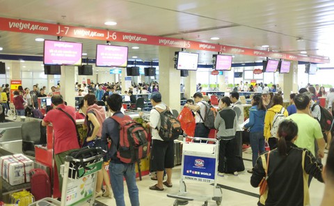 Tăng gần 3000 chuyến bay dịp tết, khách vẫn khó kiếm vé - Ảnh 1. Tăng gần 3000 chuyến bay dịp tết, khách vẫn khó kiếm vé - Ảnh 1.