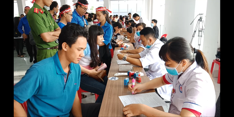 Hơn 600 đơn vị máu tại ngày hội hiến máu “Chủ nhật đỏ” - Ảnh 1. Hơn 600 đơn vị máu tại ngày hội hiến máu “Chủ nhật đỏ” - Ảnh 1.