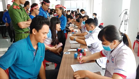 Có máu hiến, sao phải mua? - Ảnh 1. Có máu hiến, sao phải mua? - Ảnh 1.