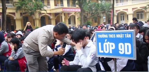 Học trò khóc rưng rức với lời dạy về tình thương cha mẹ - Ảnh 4. Học trò khóc rưng rức với lời dạy về tình thương cha mẹ - Ảnh 4.
