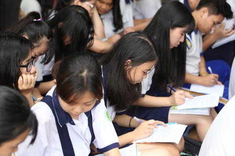 Không nên bỏ cộng điểm vào lớp 10 luôn năm nay - Ảnh 1. Không nên bỏ cộng điểm vào lớp 10 luôn năm nay - Ảnh 1.