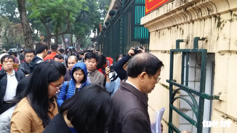 Nhiều người nước ngoài đến dự phiên xử ông Đinh La Thăng - Ảnh 10. Nhiều người nước ngoài đến dự phiên xử ông Đinh La Thăng - Ảnh 10.