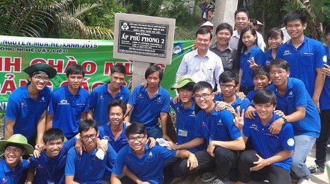 Tôn Đông Á và năm hoạt động xã hội 2017 - Ảnh 1. Tôn Đông Á và năm hoạt động xã hội 2017 - Ảnh 1.