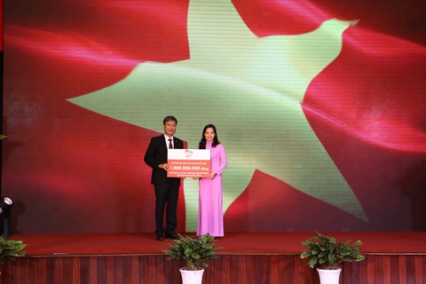BHNT Dai-ichi tặng 1 tỉ đồng cho Quỹ Bảo trợ trẻ em Việt Nam - Ảnh 2. BHNT Dai-ichi tặng 1 tỉ đồng cho Quỹ Bảo trợ trẻ em Việt Nam - Ảnh 2.