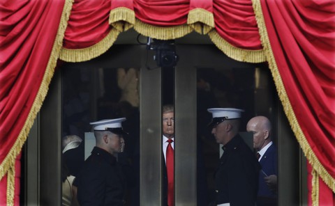 Donald Trump qua 12 tấm ảnh của năm - Ảnh 1. Donald Trump qua 12 tấm ảnh của năm - Ảnh 1.