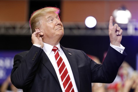 Donald Trump qua 12 tấm ảnh của năm - Ảnh 3. Donald Trump qua 12 tấm ảnh của năm - Ảnh 3.