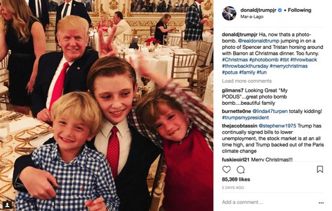 Donald Trump qua 12 tấm ảnh của năm - Ảnh 7. Donald Trump qua 12 tấm ảnh của năm - Ảnh 7.