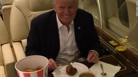 Kiểm tra đột xuất sức khỏe ông Trump thấy gì? - Ảnh 3. Kiểm tra đột xuất sức khỏe ông Trump thấy gì? - Ảnh 3.