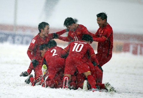 U23 Việt Nam - Uzbekistan 1-2: Cuộc chia tay màu đỏ - Ảnh 4. U23 Việt Nam - Uzbekistan 1-2: Cuộc chia tay màu đỏ - Ảnh 4.