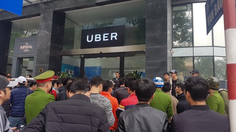 Sau Sài Gòn, tài xế Grab và Uber tại Hà Nội phản đối mức chiết khấu - Ảnh 3. Sau Sài Gòn, tài xế Grab và Uber tại Hà Nội phản đối mức chiết khấu - Ảnh 3.