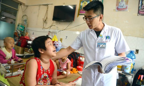 Hết thuốc ung thư viện trợ: Hàng ngàn người bệnh lâm nguy - Ảnh 1. Hết thuốc ung thư viện trợ: Hàng ngàn người bệnh lâm nguy - Ảnh 1.