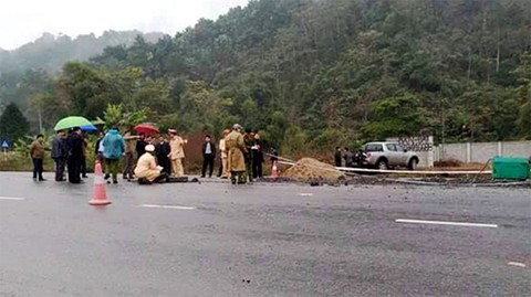 Xe tông chết 5 công nhân đang thi công trên đường Hà Giang - Ảnh 1. Xe tông chết 5 công nhân đang thi công trên đường Hà Giang - Ảnh 1.