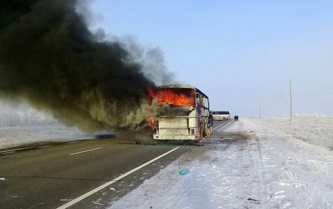 52 công nhân chết thảm trong xe buýt cháy ở Kazakhstan - Ảnh 2. 52 công nhân chết thảm trong xe buýt cháy ở Kazakhstan - Ảnh 2.