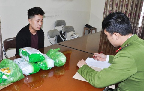 Mang ma túy tổng hợp từ Sài Gòn về Hải Dương to như bao gạo - Ảnh 1. Mang ma túy tổng hợp từ Sài Gòn về Hải Dương to như bao gạo - Ảnh 1.