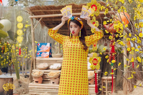 Jun Phạm bắt tay Mew Amazing ra mắt MV Về quê ăn Tết - Ảnh 6. Jun Phạm bắt tay Mew Amazing ra mắt MV Về quê ăn Tết - Ảnh 6.
