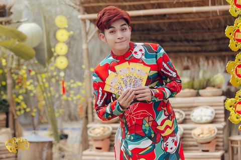 Jun Phạm bắt tay Mew Amazing ra mắt MV Về quê ăn Tết - Ảnh 5. Jun Phạm bắt tay Mew Amazing ra mắt MV Về quê ăn Tết - Ảnh 5.