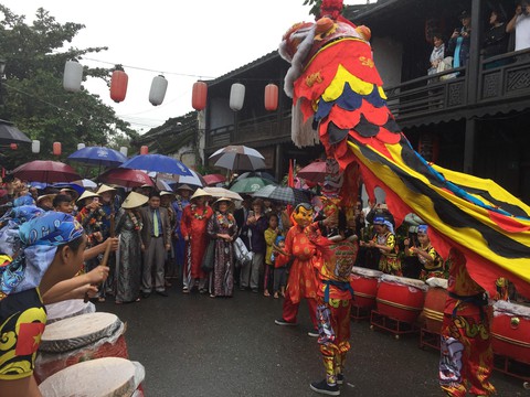 Hội An mở bài chòi, trải thảm đón đoàn khách đầu tiên năm 2019 - Ảnh 2. Hội An mở bài chòi, trải thảm đón đoàn khách đầu tiên năm 2019 - Ảnh 2.