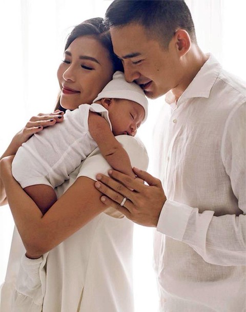 Ngày đầu năm, chia sẻ hạnh phúc bình dị với người nổi tiếng - Ảnh 2. Ngày đầu năm, chia sẻ hạnh phúc bình dị với người nổi tiếng - Ảnh 2.