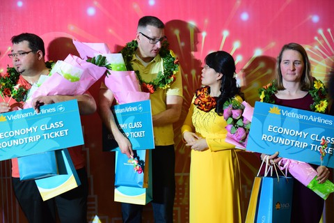 TP.HCM đón những vị khách xông đất năm 2019 - Ảnh 1. TP.HCM đón những vị khách xông đất năm 2019 - Ảnh 1.