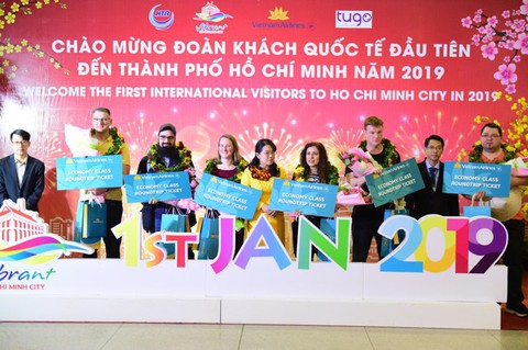 TP.HCM đón những vị khách xông đất năm 2019 - Ảnh 2. TP.HCM đón những vị khách xông đất năm 2019 - Ảnh 2.
