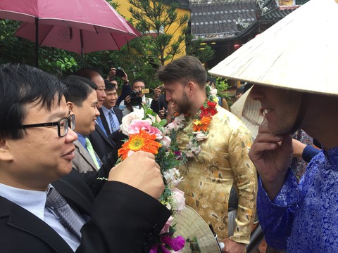 Hội An mở bài chòi, trải thảm đón đoàn khách đầu tiên năm 2019 - Ảnh 4. Hội An mở bài chòi, trải thảm đón đoàn khách đầu tiên năm 2019 - Ảnh 4.