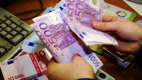 Tờ tiền 500 euro sắp đi vào dĩ vãng - Ảnh 1. Tờ tiền 500 euro sắp đi vào dĩ vãng - Ảnh 1.