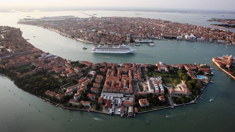 Venice tính chuyện thu phí khách du lịch để bảo vệ thành phố - Ảnh 2. Venice tính chuyện thu phí khách du lịch để bảo vệ thành phố - Ảnh 2.