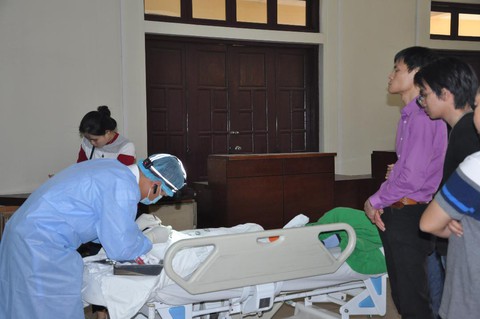 Bé 4 tuổi hiến tặng giác mạc giúp hai thanh niên có ánh sáng - Ảnh 2. Bé 4 tuổi hiến tặng giác mạc giúp hai thanh niên có ánh sáng - Ảnh 2.