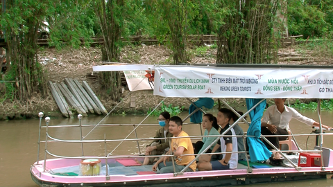 Đưa thuyền năng lượng mặt trời, đài ngắm hoa phục vụ du khách - Ảnh 1. Đưa thuyền năng lượng mặt trời, đài ngắm hoa phục vụ du khách - Ảnh 1.