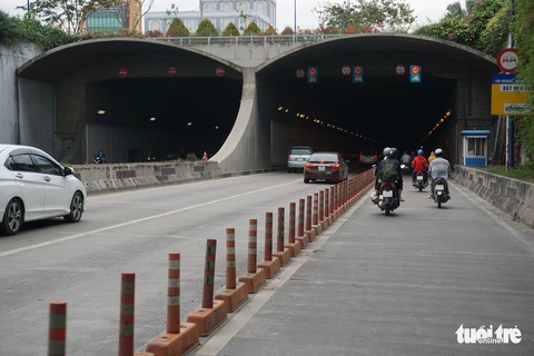 Phố xá Sài Gòn vắng vẻ, se lạnh ngày đầu năm - Ảnh 12. Phố xá Sài Gòn vắng vẻ, se lạnh ngày đầu năm - Ảnh 12.
