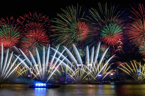 Mãn nhãn với các màn trình diễn pháo hoa mừng năm mới 2019 - Ảnh 4. Mãn nhãn với các màn trình diễn pháo hoa mừng năm mới 2019 - Ảnh 4.